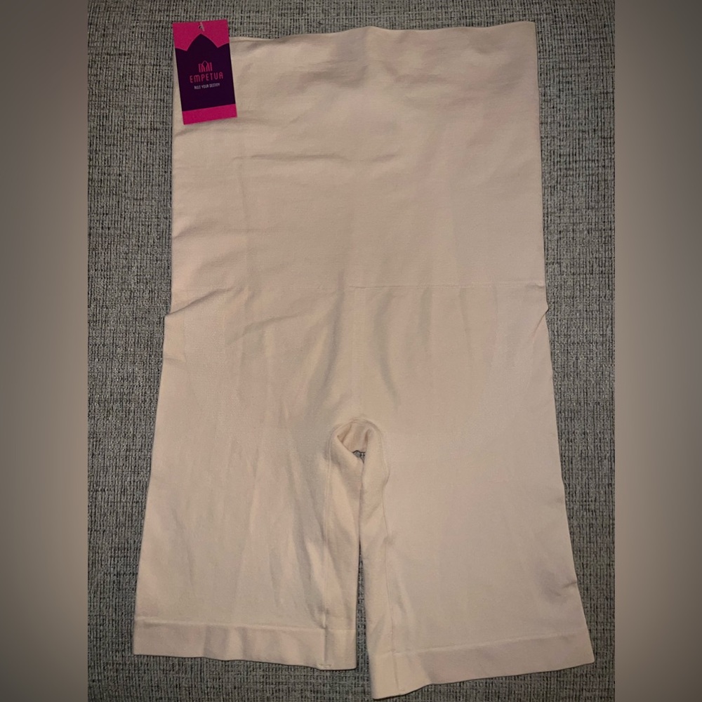 NWT High Waisted Shaper Short Size M/L Beige